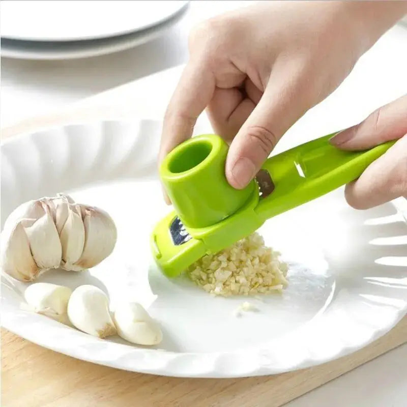 1pc Pack Mini Garlic Grinder Creative Garlic Press Kitchen Garlic Mash Manual Garlic Mashing Green Kitchen Gadgets